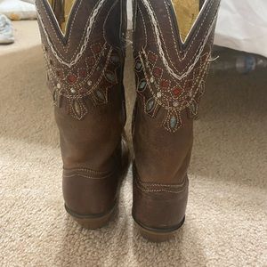 I am selling authentic Tony Lama boots style VF 6015.